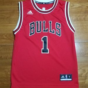 Derrick Rose Youth Bulls Jersey Size Medium (Red)